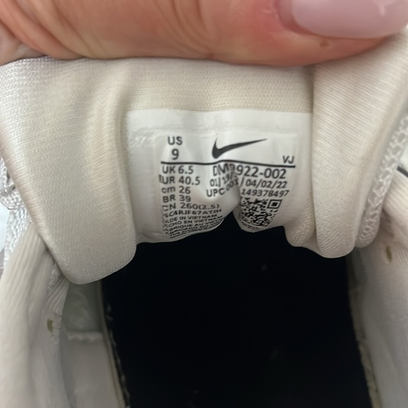 Nike sneakers - Picture 6 of 6